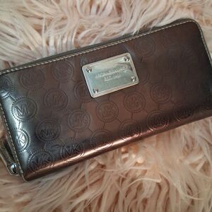 Michael Kors Metallic Wallet